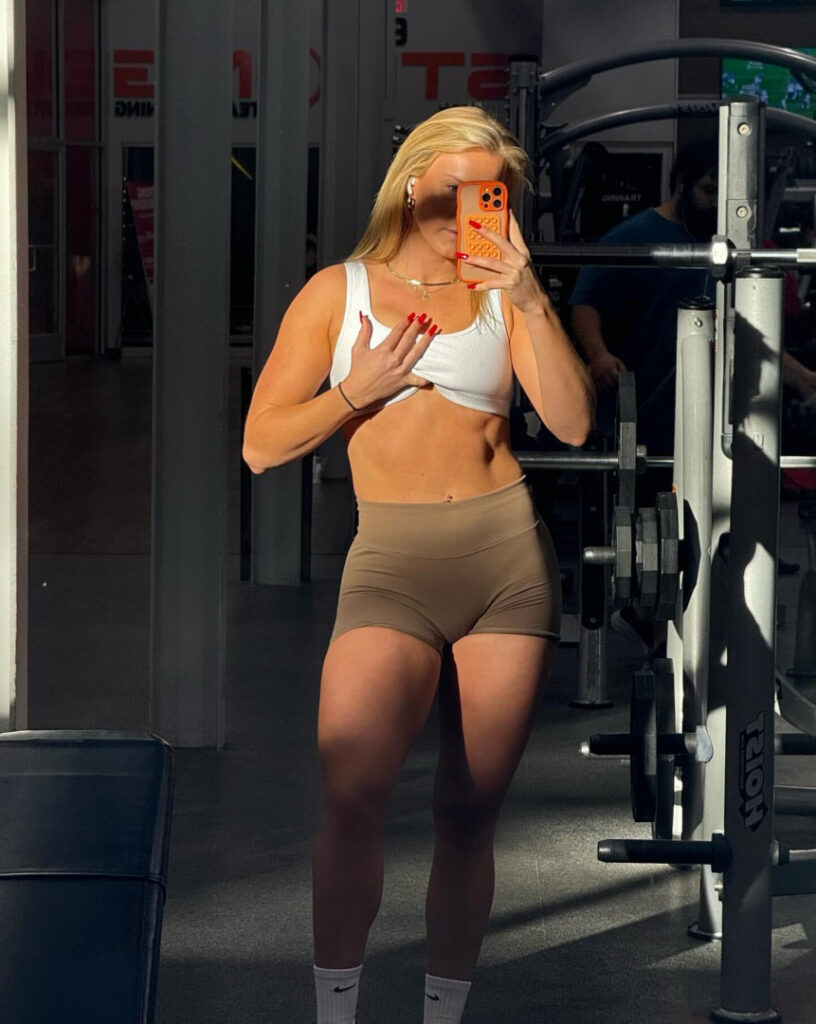 Instagram – Cerise Taylor – Nude