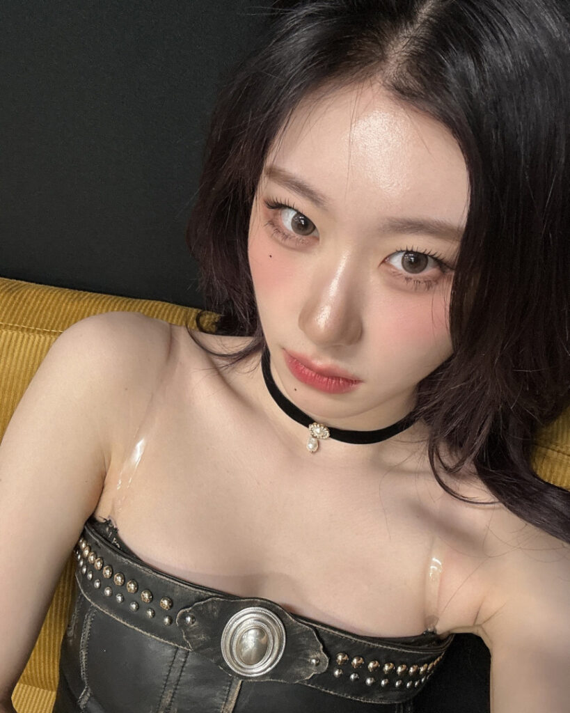 Celeb – Asian – Chaeryeong – ITZY (채령) – Nude Leaks