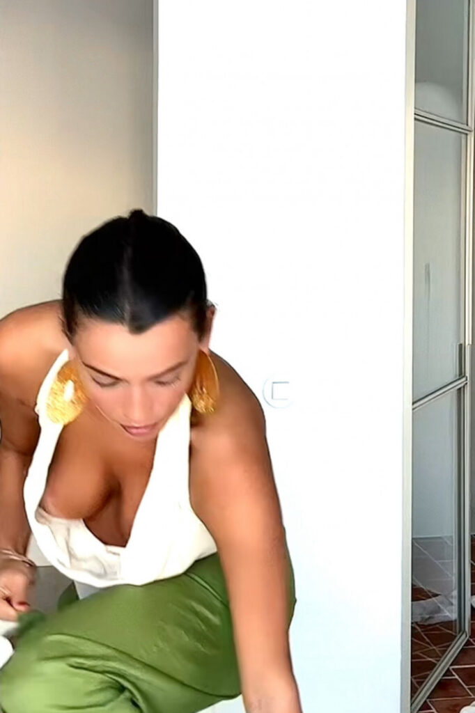 TikTok – Instagram – Charlotte Argyrou – Nude Leaks