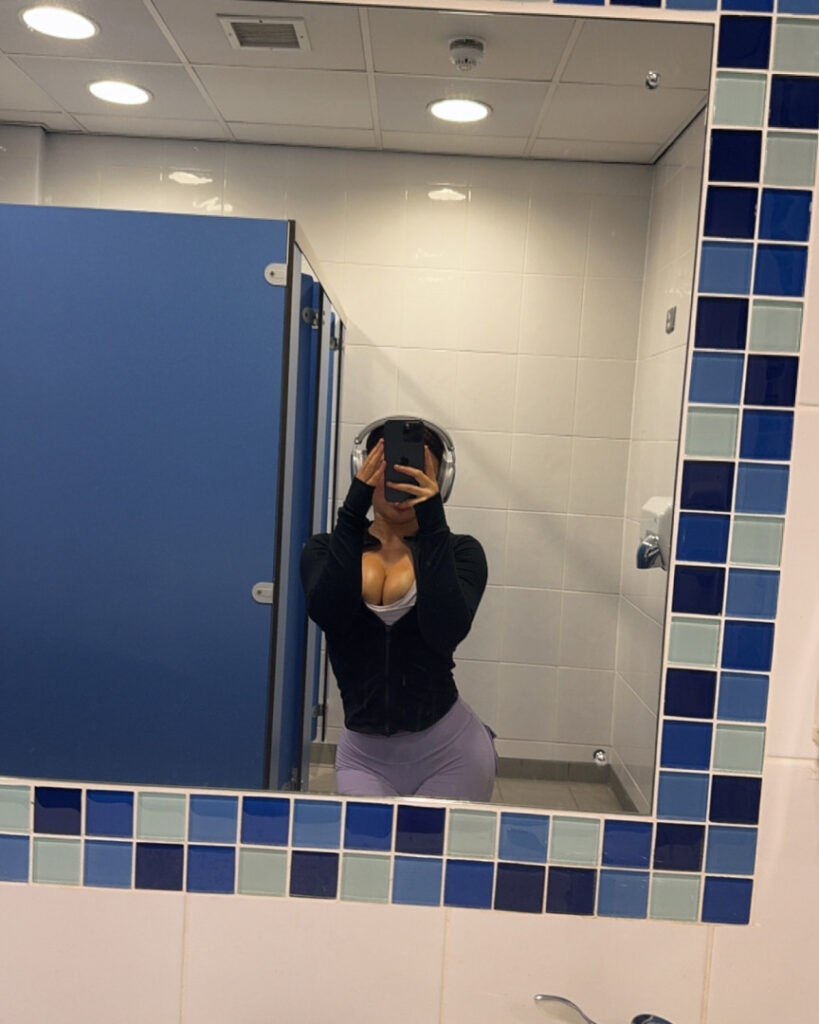 Instagram – Ciara Wilmot – Nude