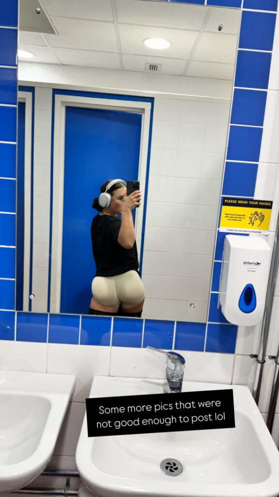 Instagram – Ciara Wilmot – Nude