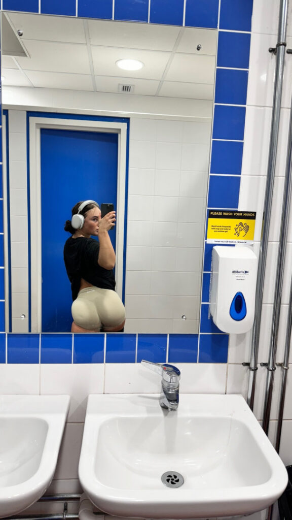 Instagram – Ciara Wilmot – Nude