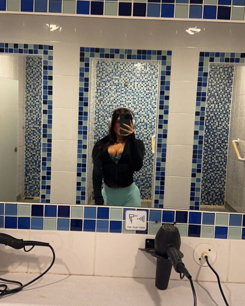 Instagram – Ciara Wilmot – Nude