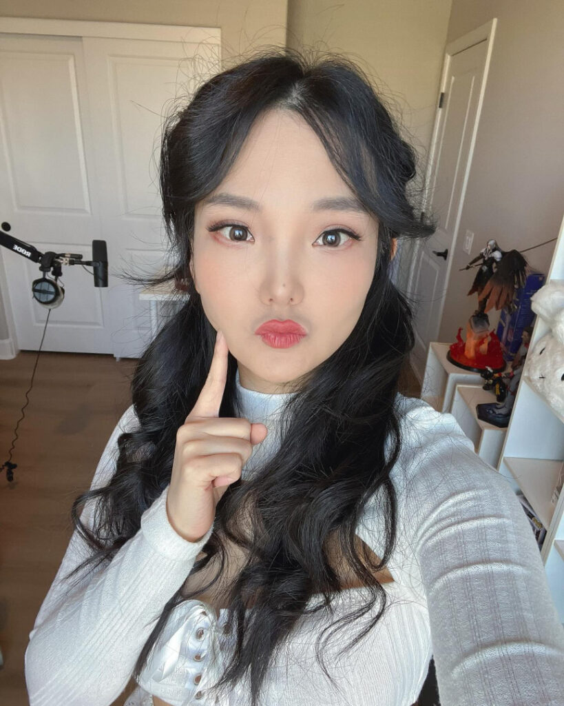 Twitch – Asian – Codemiko / Youneh – Nude