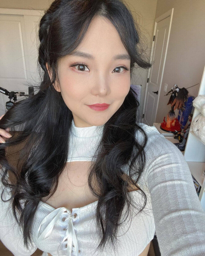 Twitch – Asian – Codemiko / Youneh – Nude