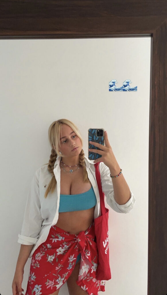 TikTok – Teen – cupofchamomileteaa / caroandersenn – Nude Leaks