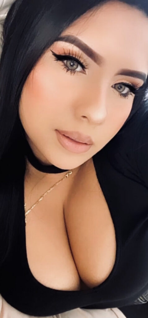 Instagram – T H I C C – Latina – dee.caro – Nude Leaks