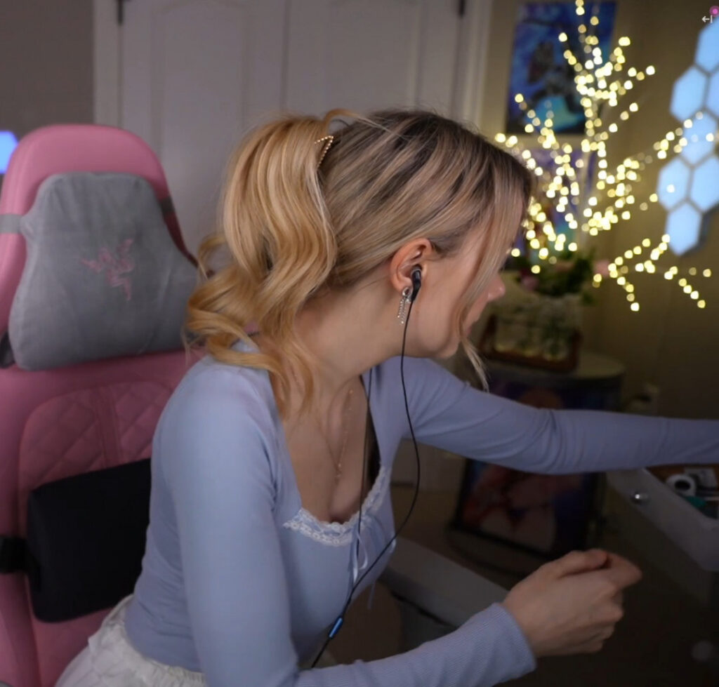 Twitch – Petite – Dizzykitten – Nude
