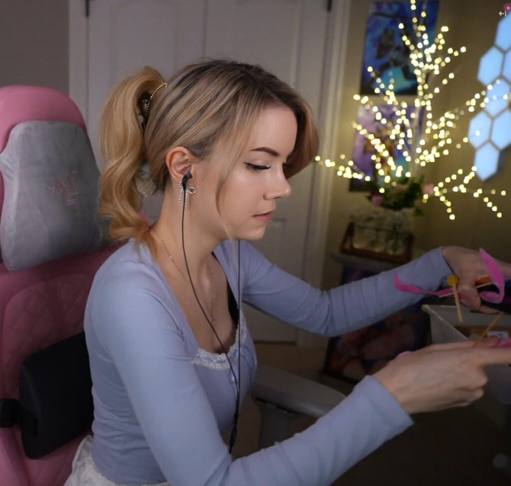 Twitch – Petite – Dizzykitten – Nude