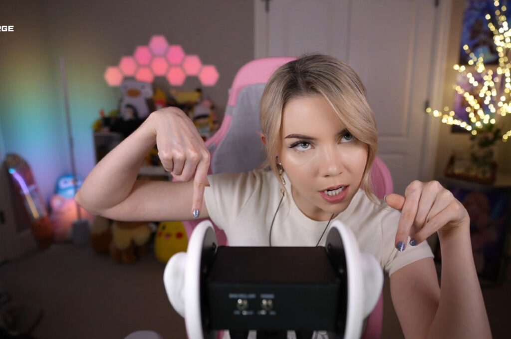Twitch – Petite – Dizzykitten – Nude