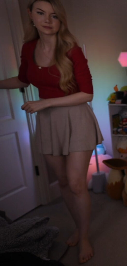 Twitch – Petite – Dizzykitten – Nude