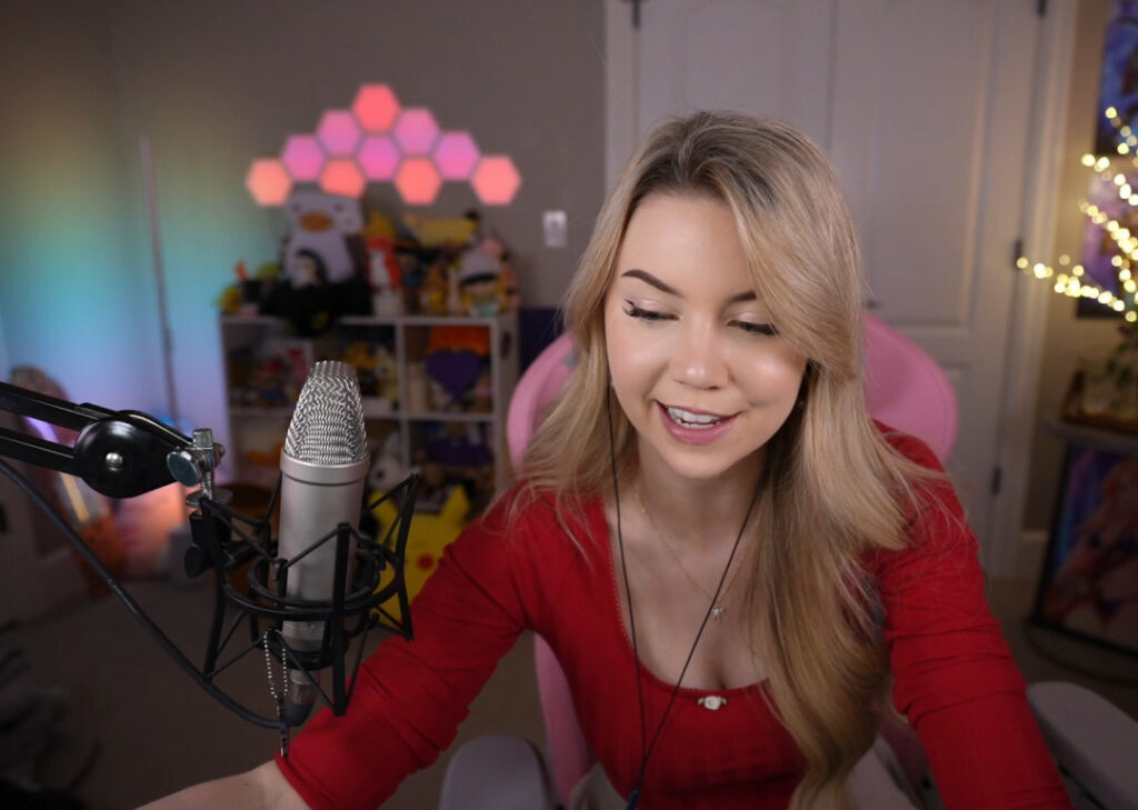 Twitch – Petite – Dizzykitten – Nude