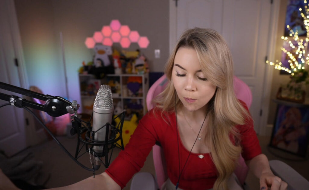 Twitch – Petite – Dizzykitten – Nude