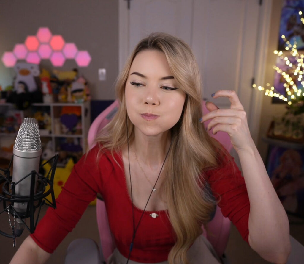 Twitch – Petite – Dizzykitten – Nude