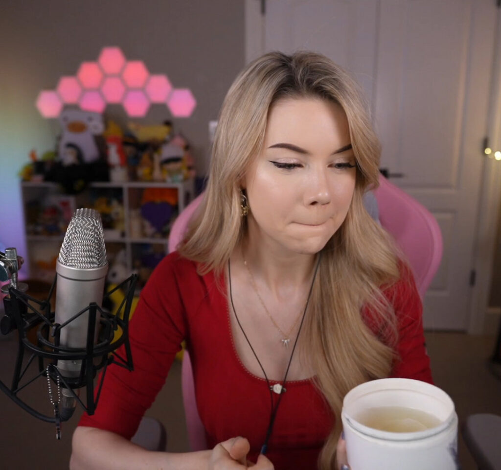 Twitch – Petite – Dizzykitten – Nude