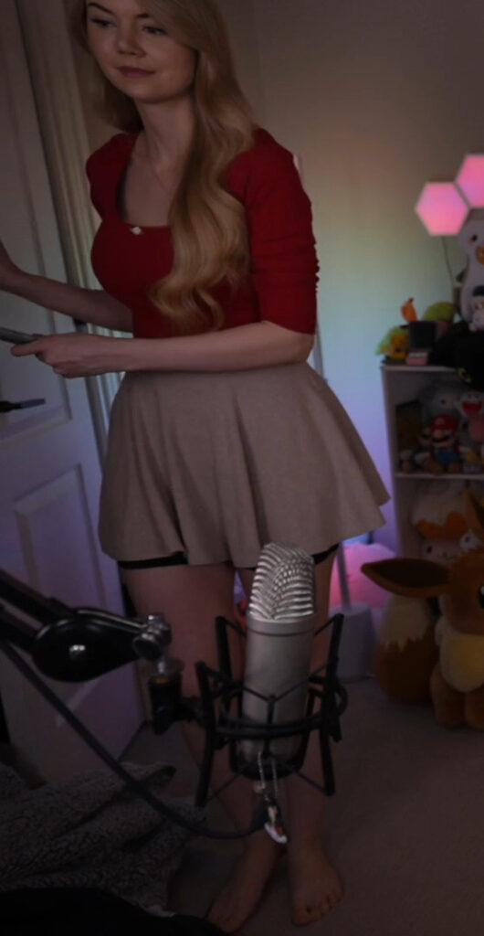 Twitch – Petite – Dizzykitten – Nude