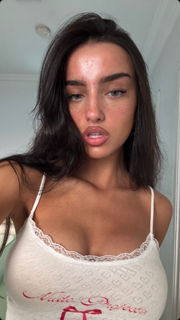 TikTok – Instagram – Snapchat – Ella Christo – Nude Leaks