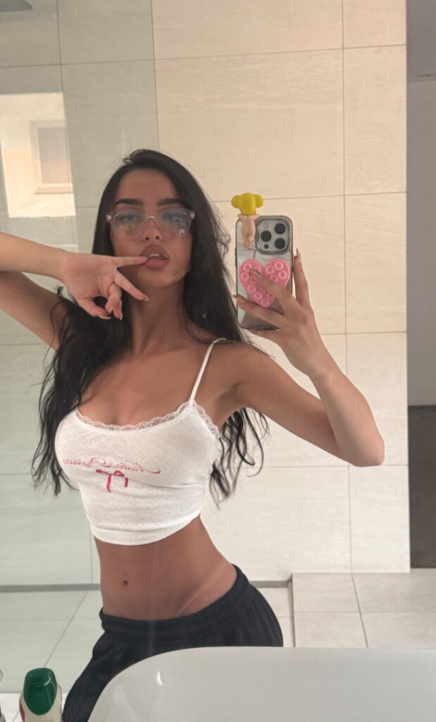 TikTok – Instagram – Snapchat – Ella Christo – Nude Leaks