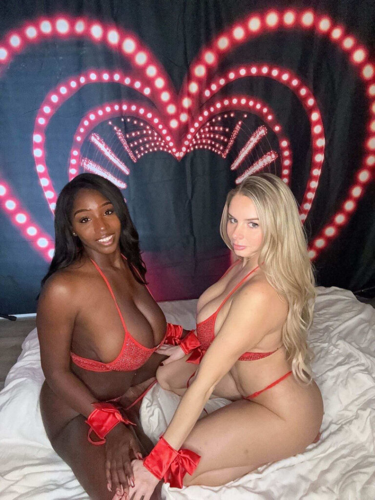 Instagram – T H I C C – Ebony – Ellie The Empress – Nude