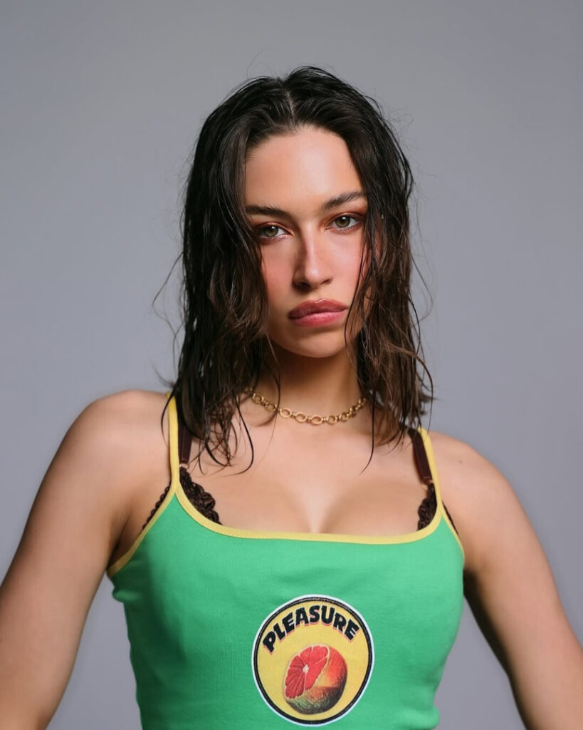 Instagram – Elsie Hewitt – Nude