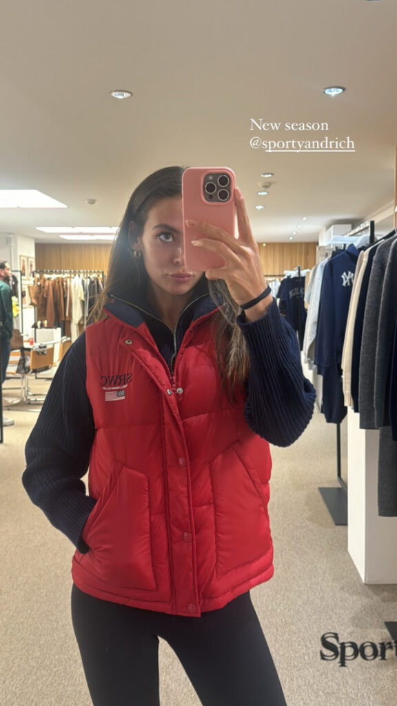 Instagram – Emily Oberg / emilyoberg – Nude