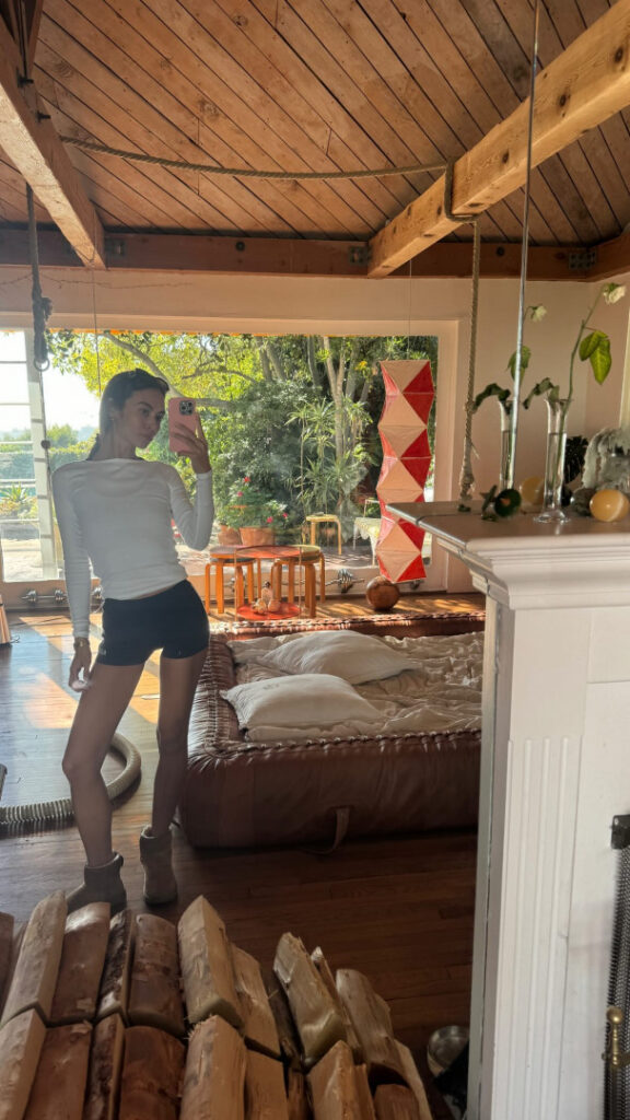 Instagram – Emily Oberg / emilyoberg – Nude