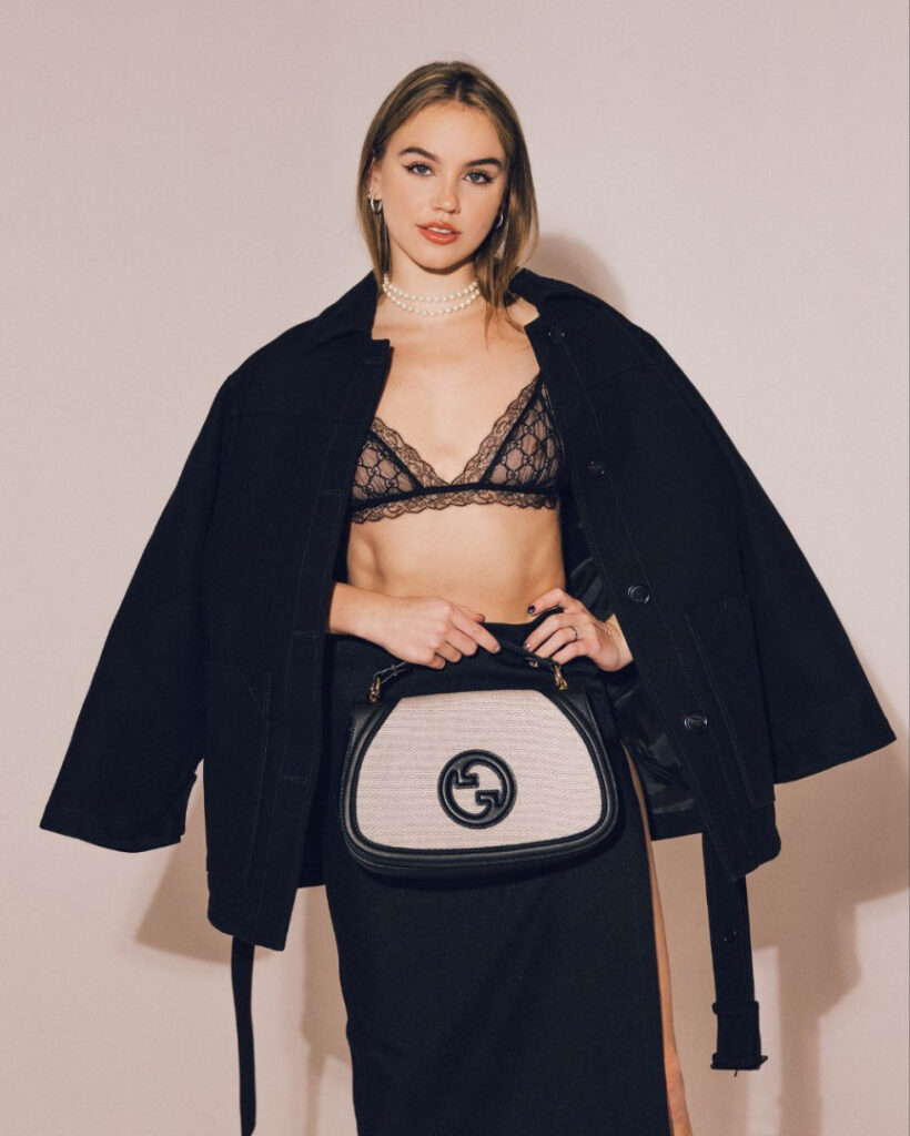 TikTok – Instagram – Emma Brooks – Nude