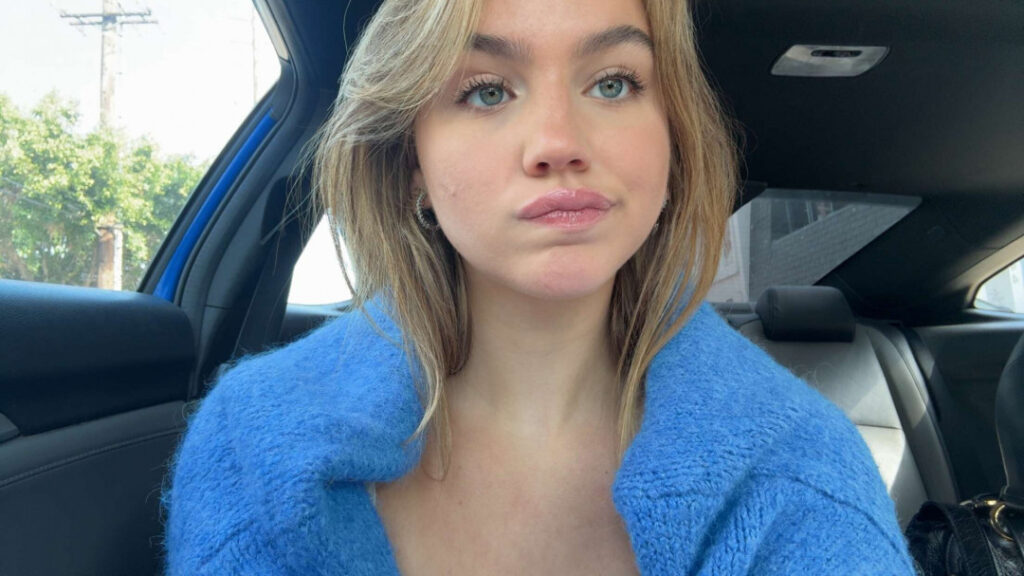 TikTok – Instagram – Emma Brooks – Nude