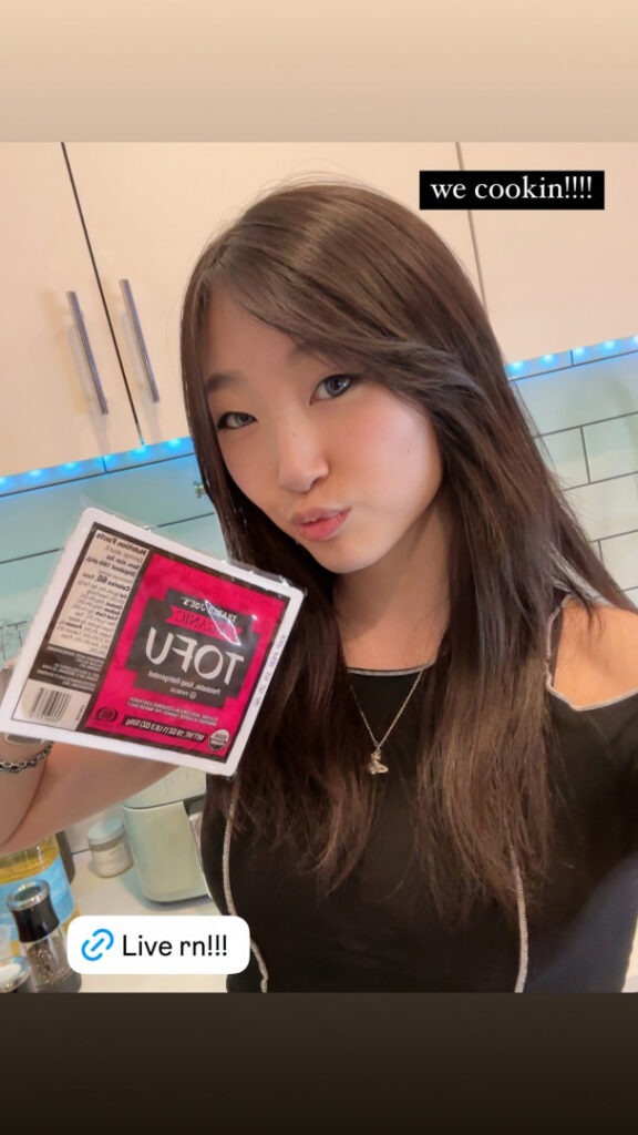 Twitch – Asian – Emma Meili / Emma Mei-Li – Nude