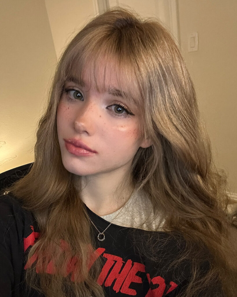 Twitch – emmyuh – Nude