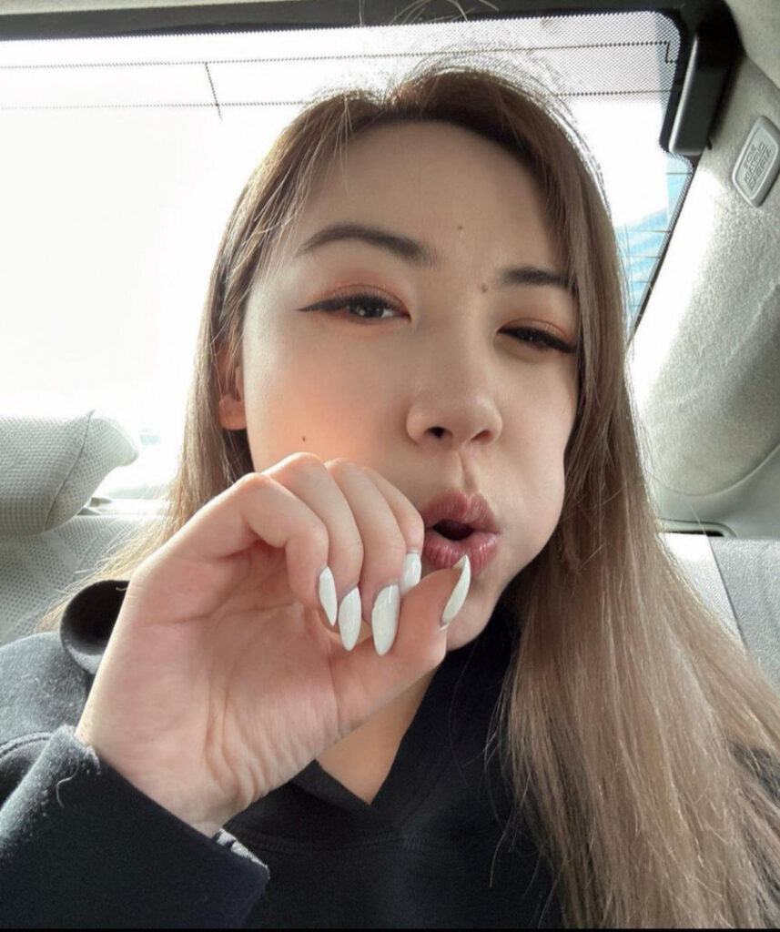 Patreon – Twitch – Asian – FanFan – Nude