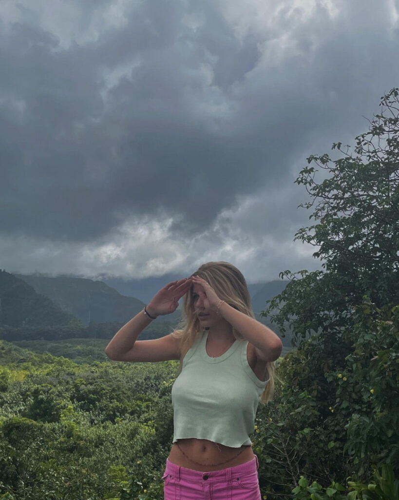 Instagram – T H I C C – Farrah Bellinger – Nude Leaks