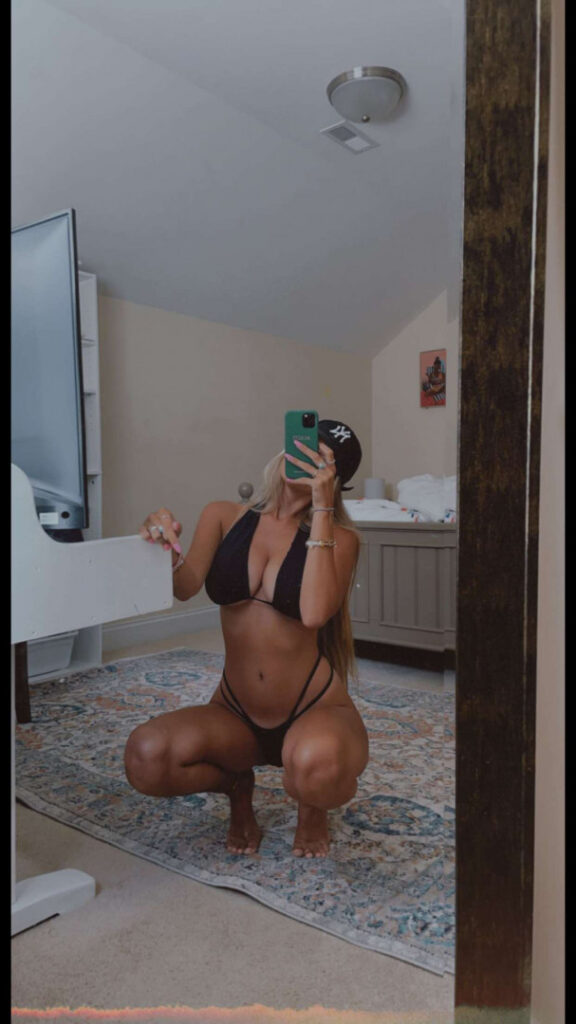 TikTok – hadelinemope / Maddie Hope – Nude