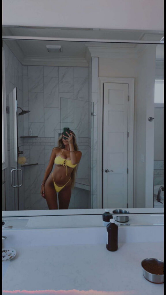 TikTok – hadelinemope / Maddie Hope – Nude