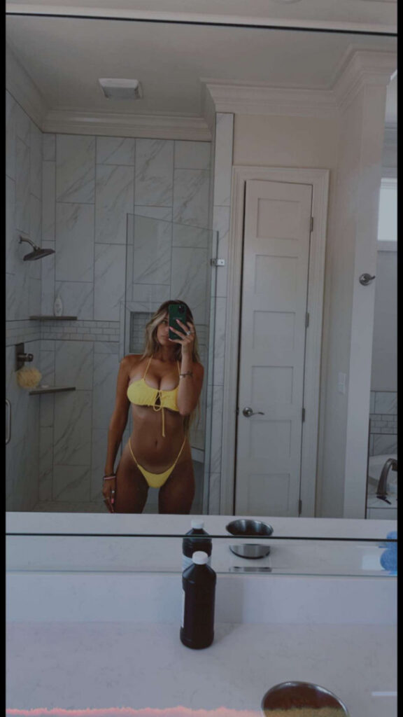 TikTok – hadelinemope / Maddie Hope – Nude