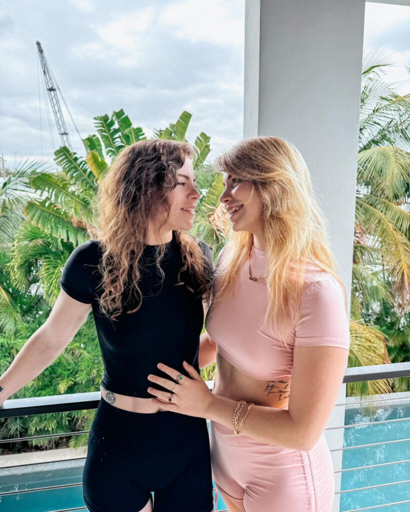 TikTok – HaileeandKendra – Hailee Kendra – Nude