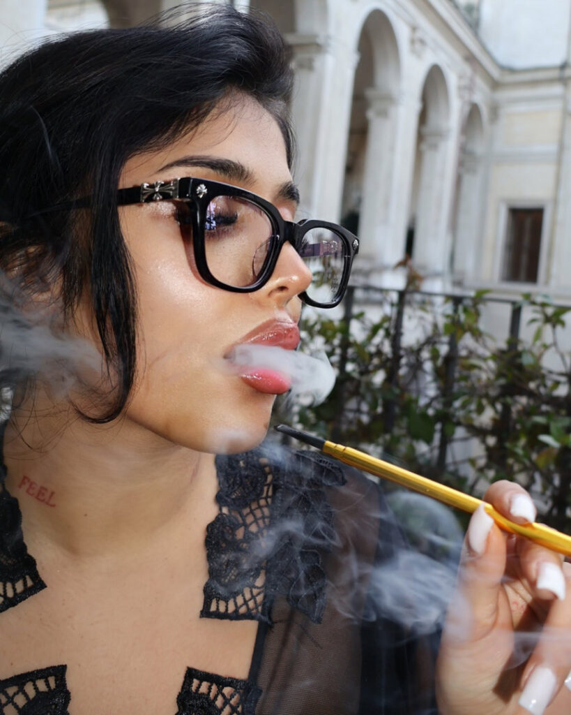 Instagram – HanaMyMood / Hana Mahmood – Nude