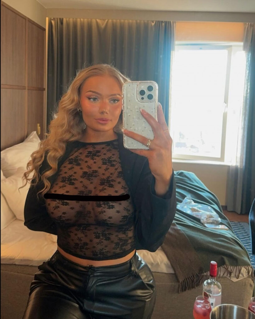 Instagram – heleneelises/ Helene Elise Strom/ helenees – Nude Leaks