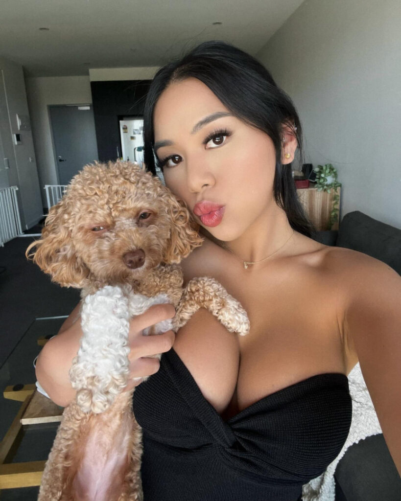 Instagram – Asian – T H I C C – Honey.ju / Julia Van – Nude Leaks