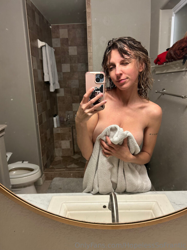 OnlyFans – Hopelesssofrantic – Nude