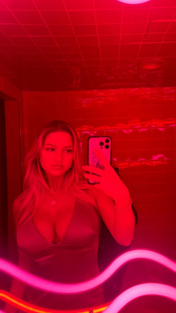 TikTok – Instagram – iamsydneythomas / Sydney Thomas – Nude