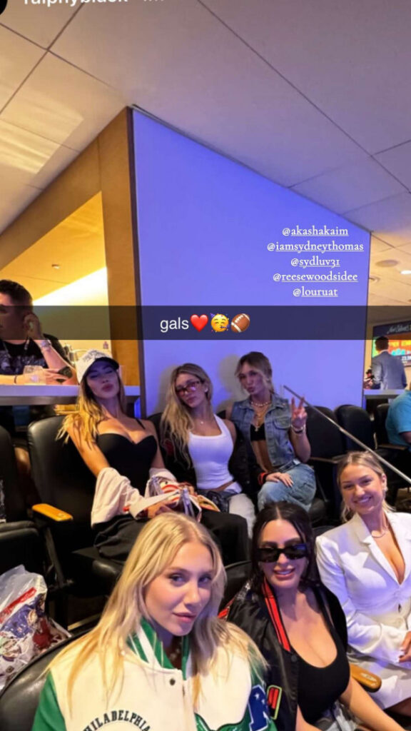 TikTok – Instagram – iamsydneythomas / Sydney Thomas – Nude