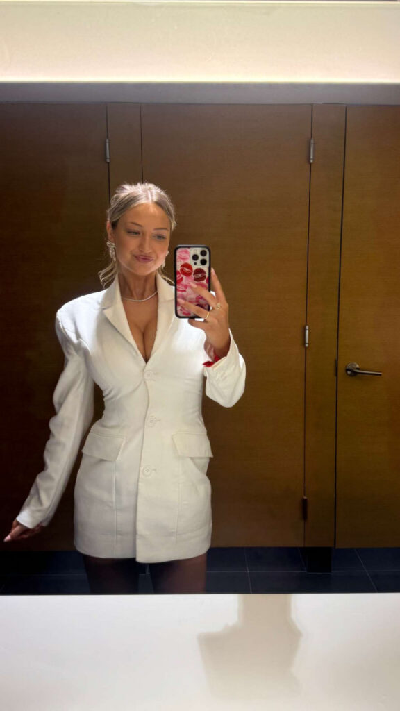 TikTok – Instagram – iamsydneythomas / Sydney Thomas – Nude