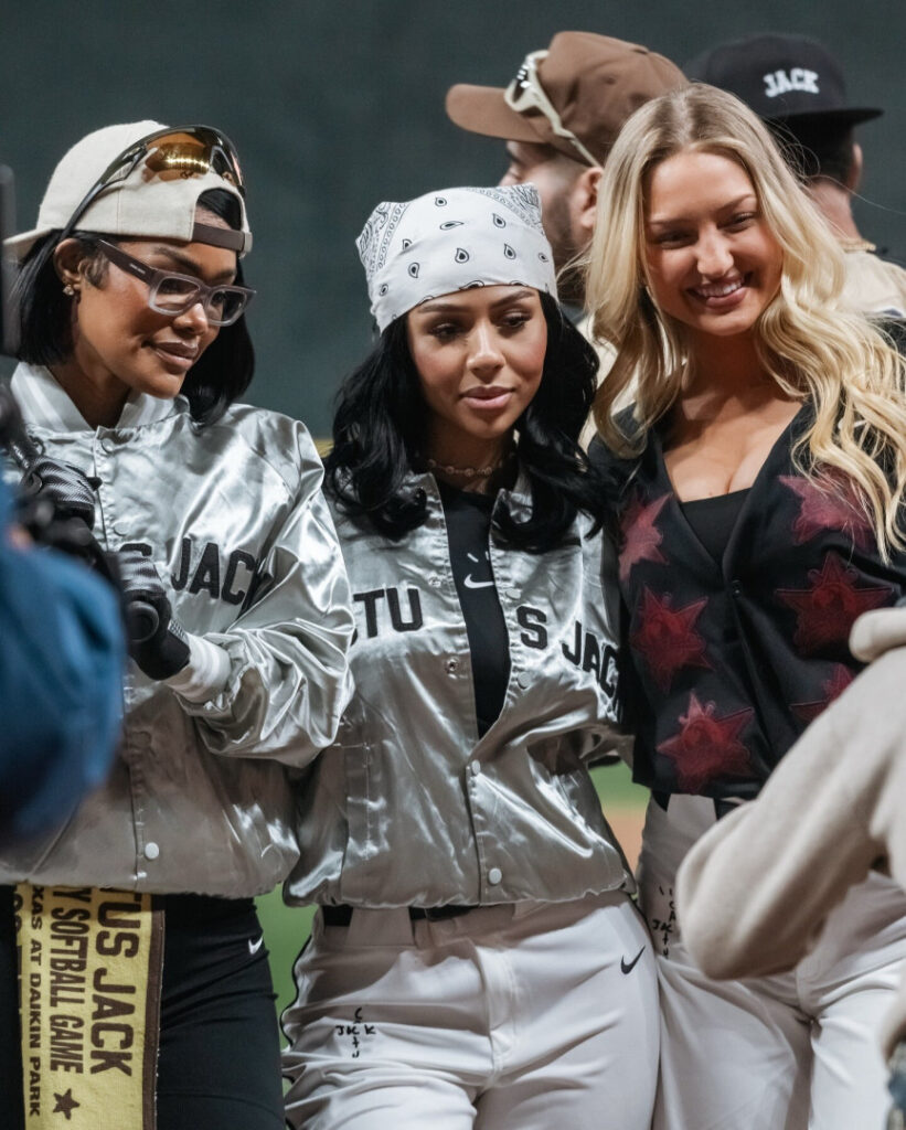 TikTok – Instagram – iamsydneythomas / Sydney Thomas – Nude