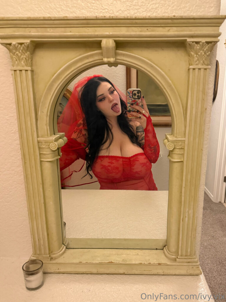 OnlyFans – T H I C C – Ivy_vix / ivy.vix – Nude
