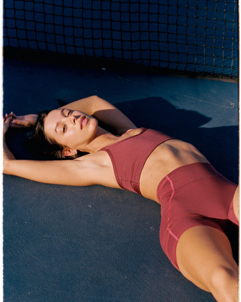 Instagram – Izzybizzyspider | FBE React Girl – Nude