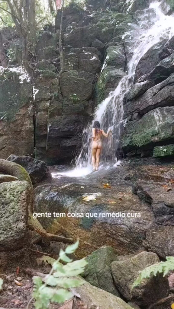 Brazil – Celeb – Júlia Oristanio – Nude Leaks