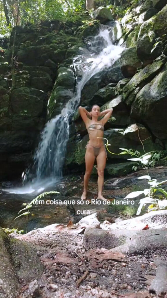 Brazil – Celeb – Júlia Oristanio – Nude Leaks