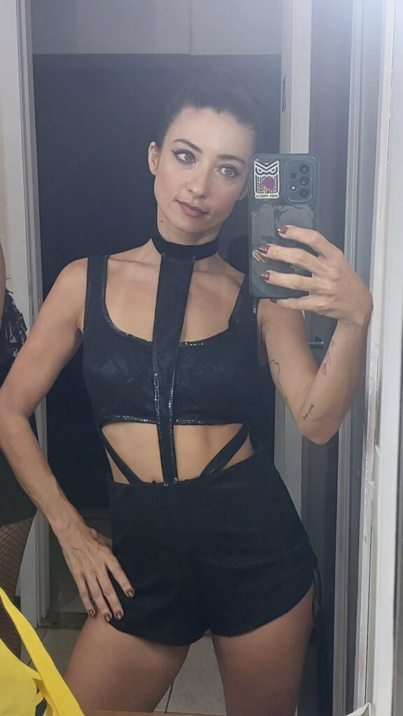 Brazil – Celeb – Júlia Oristanio – Nude Leaks