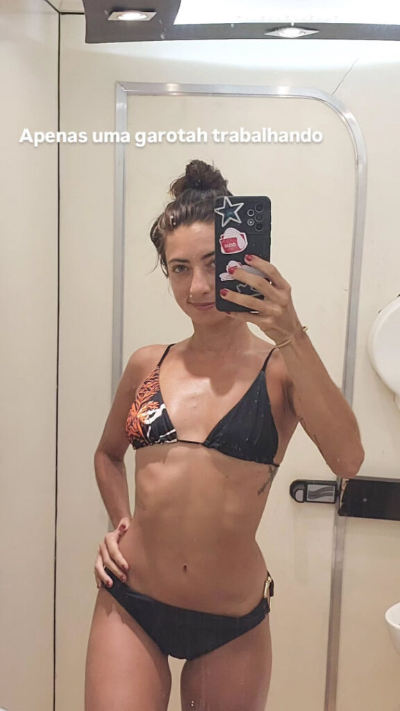 Brazil – Celeb – Júlia Oristanio – Nude Leaks